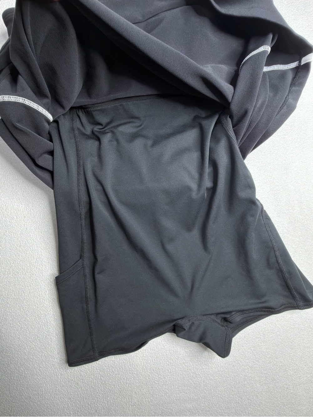 Alo Airbrush Streamlined Dress•Black/White 🖤🤍 - Picture 13 of 14